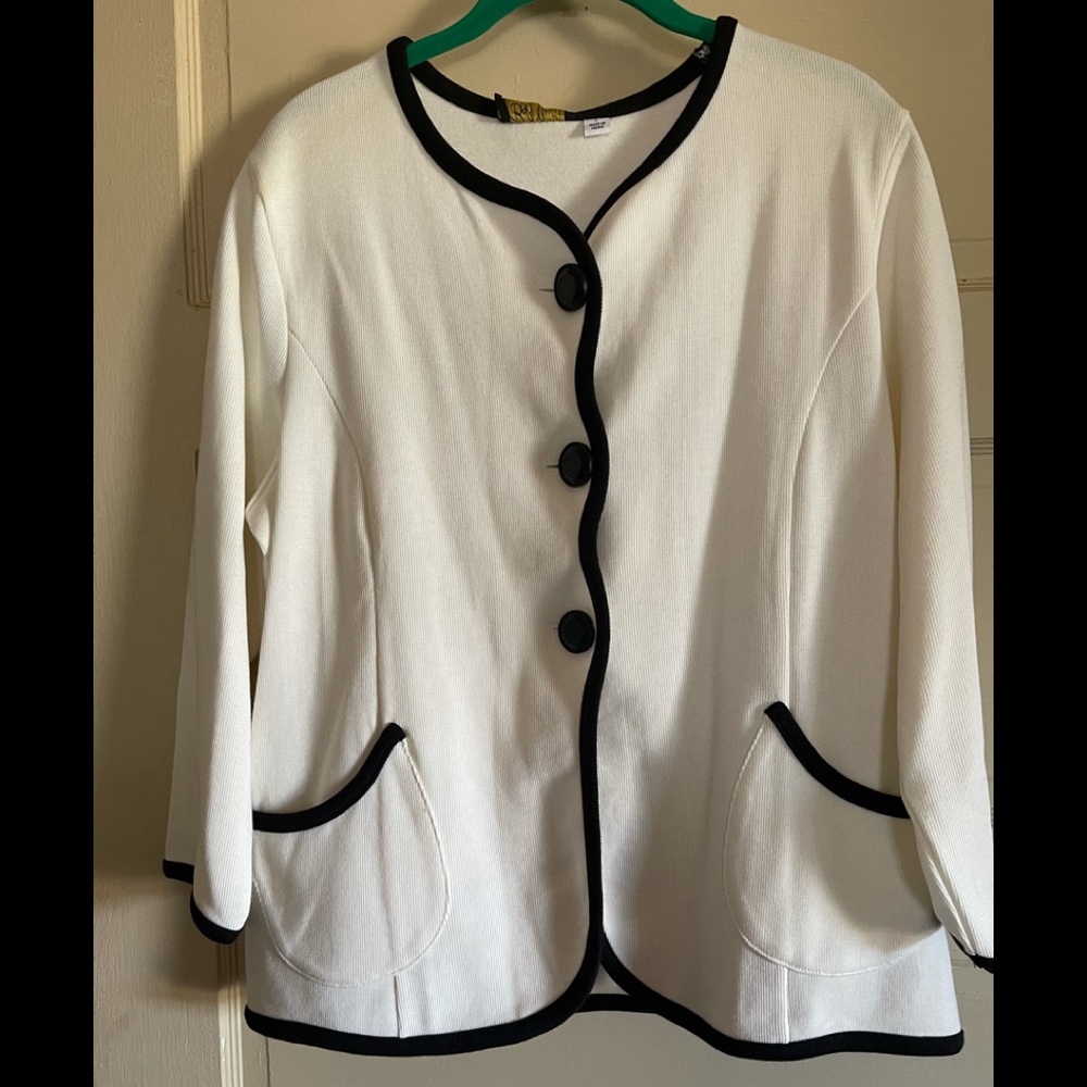 Bob Mackey Wearable Art White Jacket blk trim